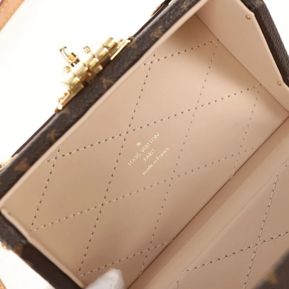 LOUIS VUITTON Monogram Camera box Shoulder Bag - Picture 12 of 16